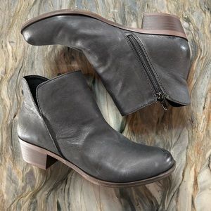 Lucky Brand Banterr Black Leather Bootie size 39 (US W’s 8)